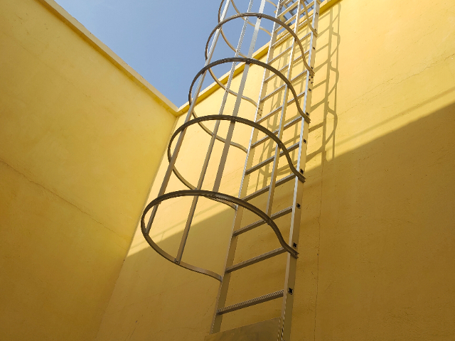 靜安區(qū)全鋁合金爬梯 值得信賴 上海市常鵬金屬制品供應(yīng)