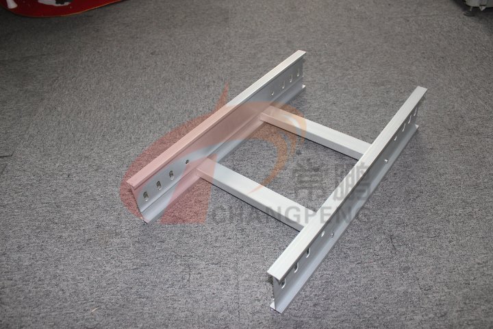 大規(guī)格電纜橋架工程合規(guī)性,橋架