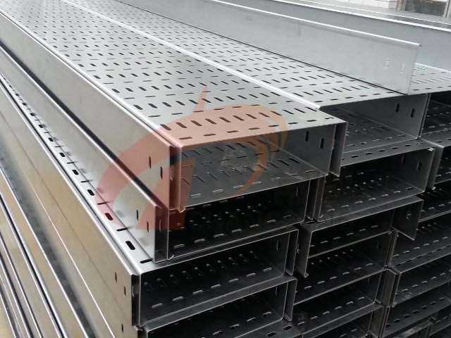 地面電纜橋架施工團隊,橋架