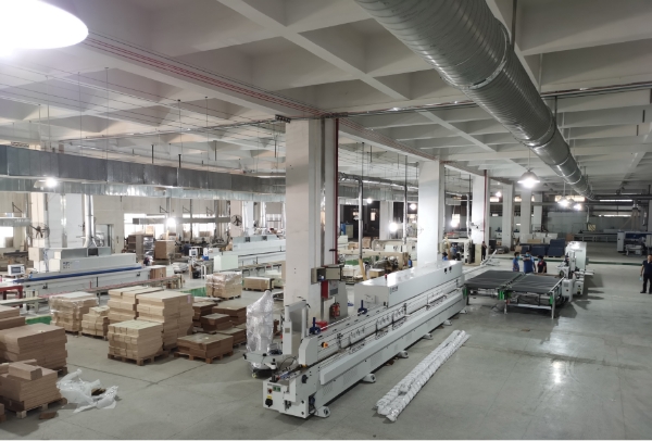 廣東木工全自動封邊機(jī)的加工小竅門