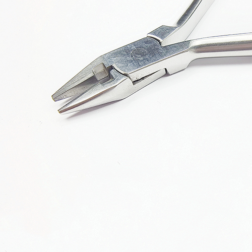NK24-29 細絲彎制鉗 帶切斷 鑲嵌-Bird Beak Plier (Long Head With Cutter) 13cm TC