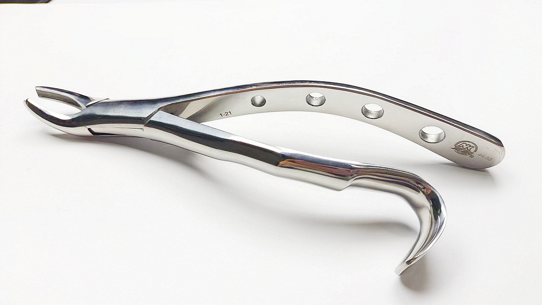 NK44-32 成人上頜右磨牙鉗 (波浪柄)-Extracting Forceps, Upper molars Right side new handle