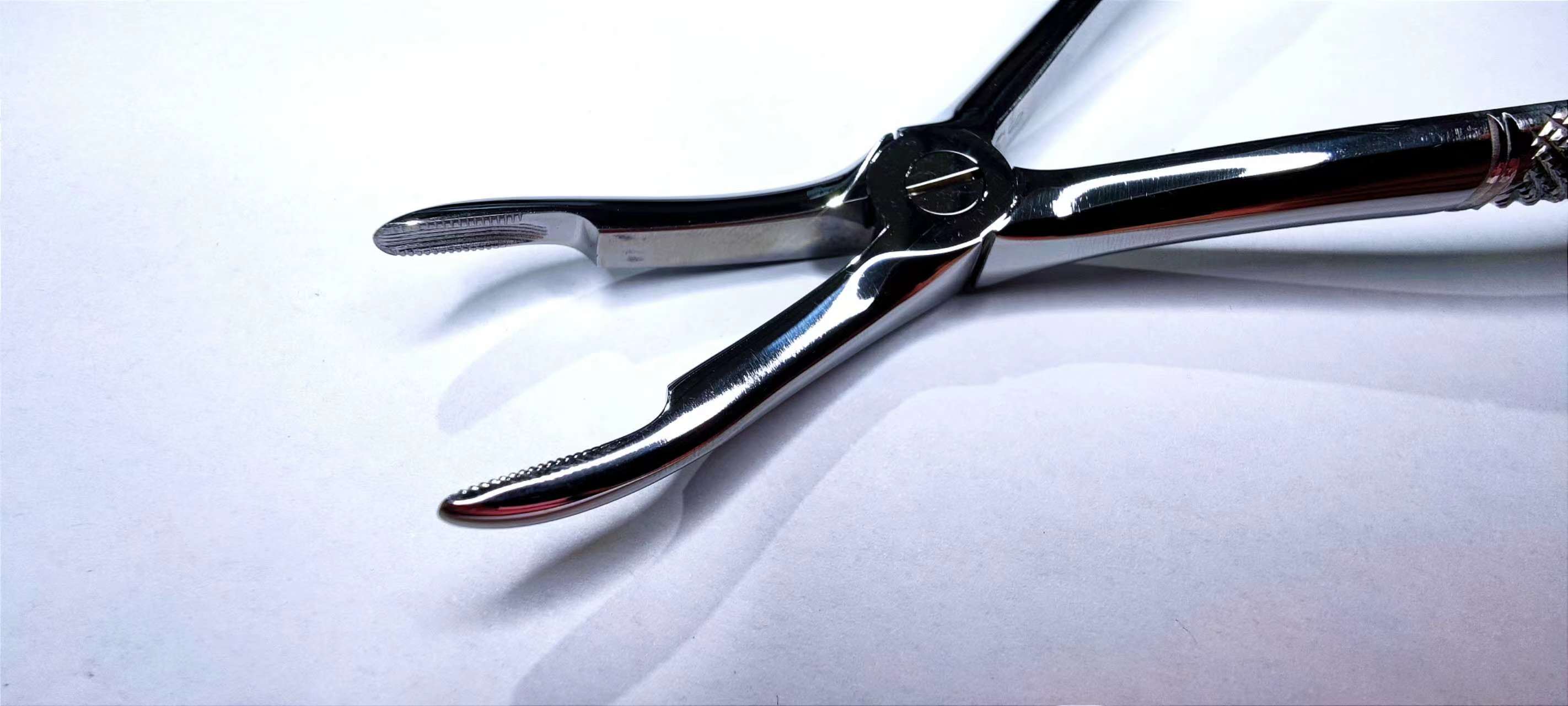 NK44-20 成人上頜根尖鉗 (波浪柄)-Extracting Forceps, Upper roots，new handle