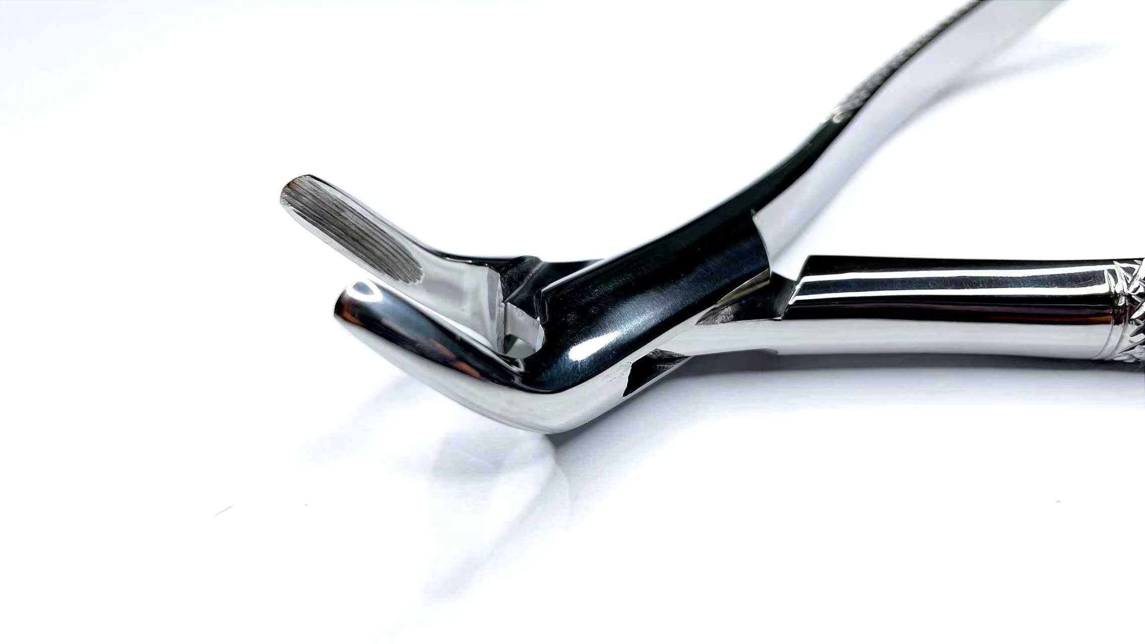 NK44-16 成人下頜前牙鉗-Extracting Forceps, Lower premolars, incisors & roots