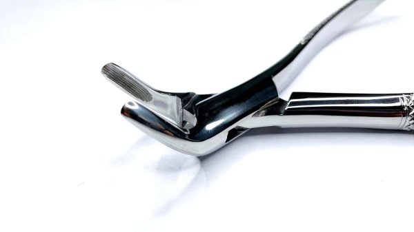 NK44-16 成人下頜前牙鉗-Extracting Forceps, Lower premolars, incisors & roots