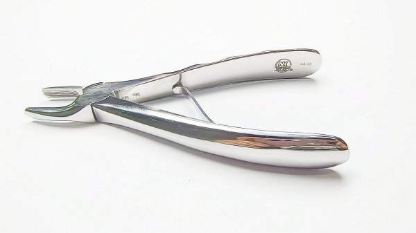 NK44-48 兒童上頜前牙鉗 (波浪柄)-Chrildren Extr. Forceps, Upper incisors canines new handle