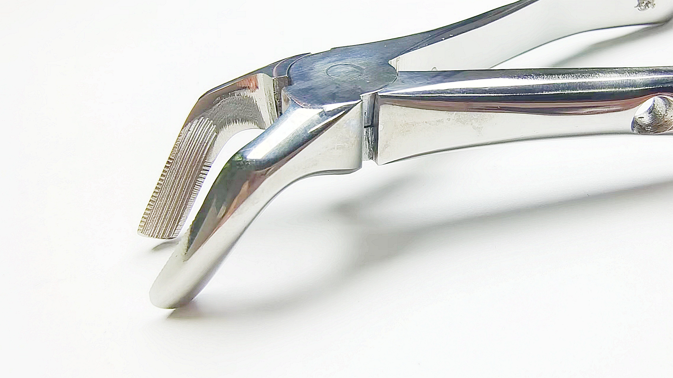 NK44-23 成人下頜前磨牙鉗 (波浪柄)-Extracting Forceps, Lower premolars， new handle