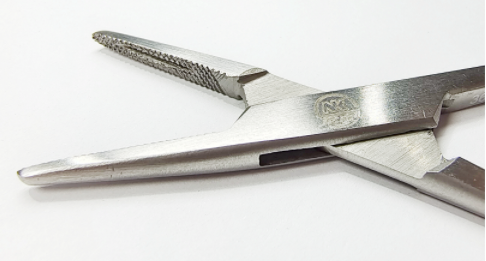 NK36-09 持針鉗 蚊式 直 15cm-Needle Holders, Micro-Vascula str 15cm 