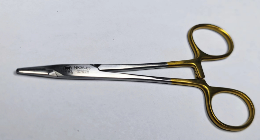 NK36-04 持針鉗 蚊式鑲嵌 直 14cm-Needle Holders, Micro-Vascula TC str 14cm 