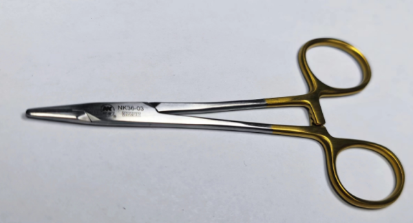 NK36-04 持針鉗 蚊式鑲嵌 直 14cm-Needle Holders, Micro-Vascula TC str 14cm 