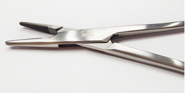 NK36-05 持針鉗 蚊式鑲嵌 直 15cm-Needle Holders, Micro-Vascula TC str 15cm 