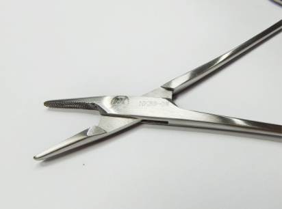 NK36-07 持針鉗 蚊式 直 12cm-Needle Holders, Micro-Vascula str 12cm 