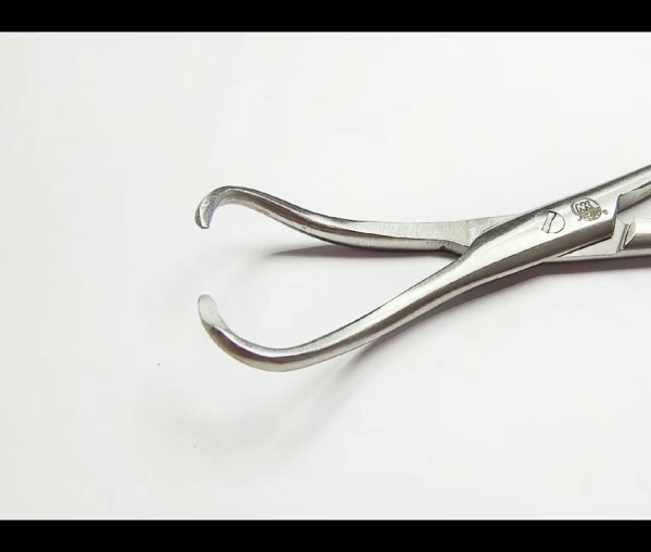 NK23-11 巾帕鉗 9cm-Towel Clamps Sterilizing