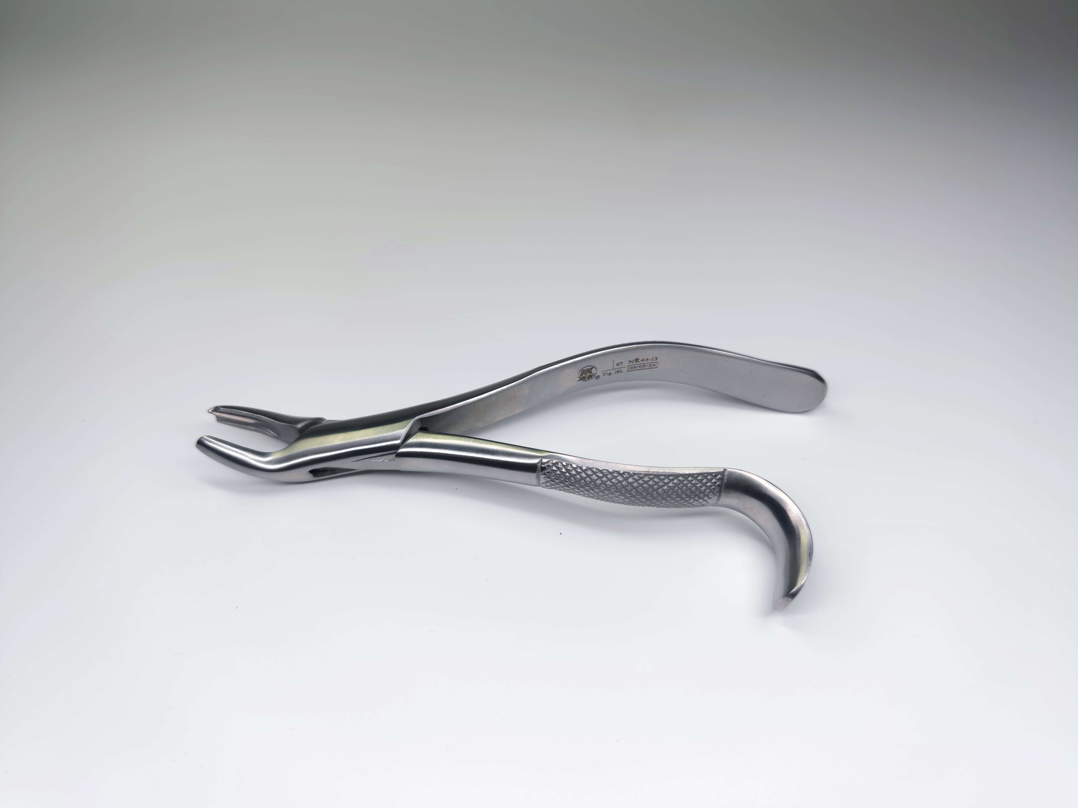 NK44-13 成人上頜左磨牙鉗-Extracting Forceps, Upper molars Left side 【老款/新款隨機(jī)發(fā)貨】