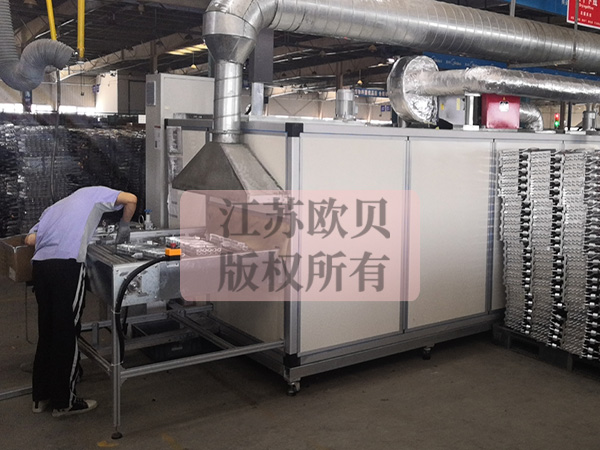金屬工件去水干燥用網(wǎng)帶式熱泵烘箱電費降一半