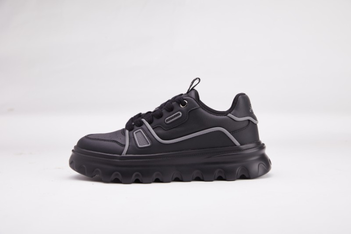 牛皮板鞋批发价,板鞋