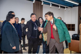 参观与讨论