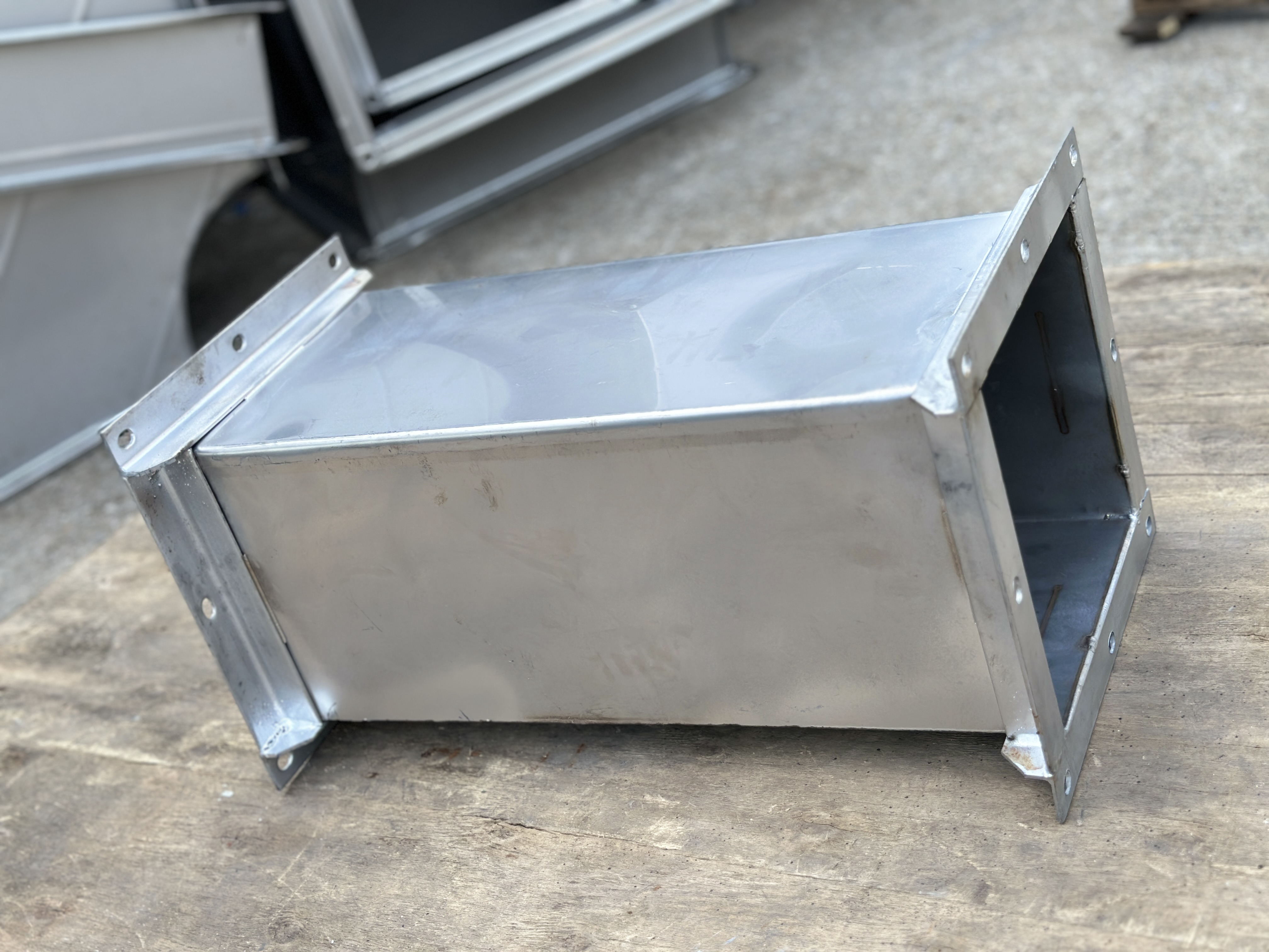 螺旋風管的風口和風閥安裝過程中需要注意的事項