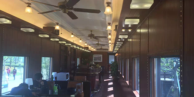 陜西雙層廢舊火車(chē)廂,廢舊火車(chē)廂