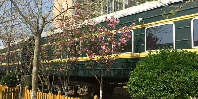 北京游樂場軌道小火車生產(chǎn)廠家 浙江中特軌道交通裝備集團(tuán)供應(yīng)