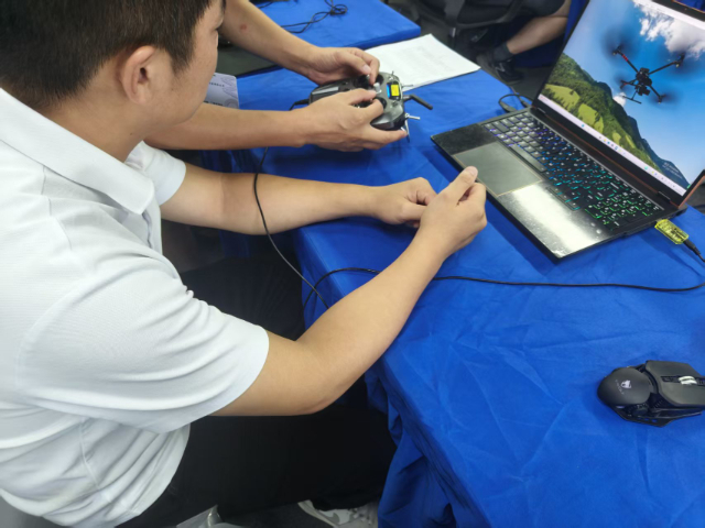 浙江附近無人機培訓服務價格 抱誠守真 領翼翱翔供應