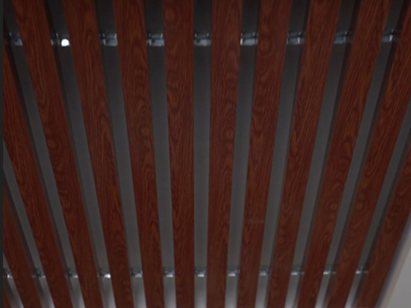 鋁方通選購(gòu)與施工-避坑指南與場(chǎng)景適配技巧