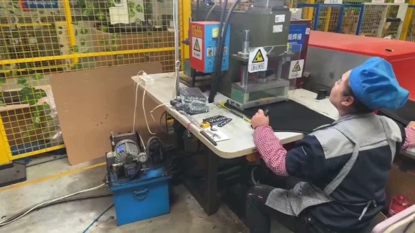 雙頭油壓高頻機(jī)（雙頭油壓高周波）
