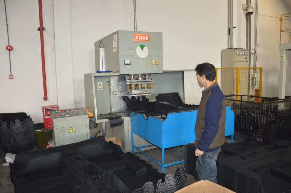 汽車(chē)腳墊高周波焊接機（高頻機）