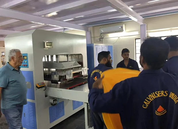 充氣救生衣高頻熱合機(jī)