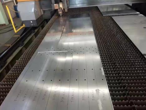 先進(jìn)技術(shù)助力精密加工，不銹鋼切割行業(yè)邁向高效智能化新時(shí)代