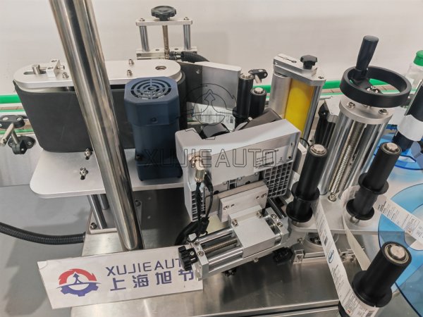 全自動定點圓瓶貼標機