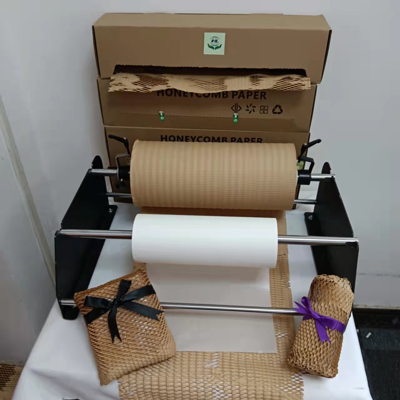 雙軸蜂窩紙拉紙機：高效、節(jié)能的紙品加工利器_浩霖包裝