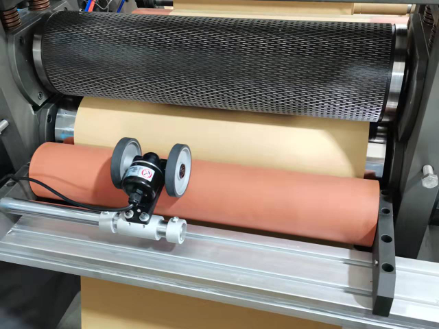 個性化訂制全自動蜂窩紙高速成型機使用電壓