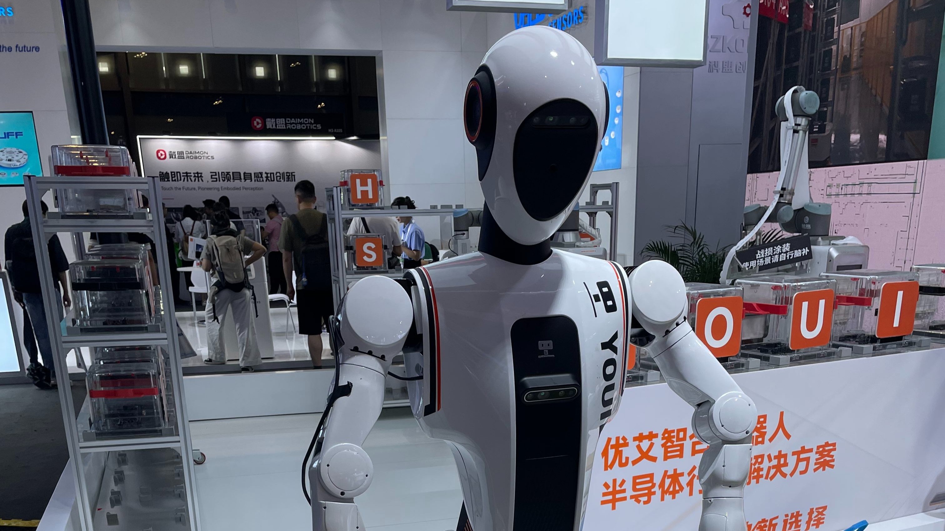 覽沃 Mid-360，2025 世界人工智能大會上的機器人 “智慧眼”