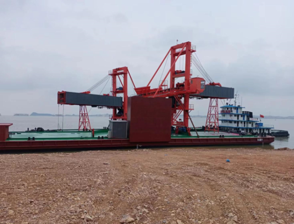 （3000t/h）浮式圓弧軌道式裝船機(jī)
