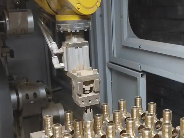 防城港全自动搬运与上下料机器人工作站供应商,全自动搬运与上下料机器人工作站