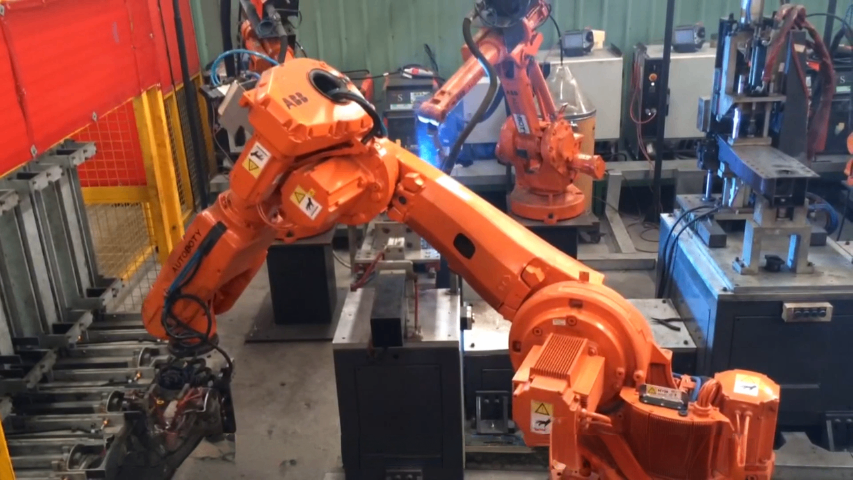 廣東定做全自動焊接機器人工作站維保 廣東利迅達機器人系統(tǒng)股份供應