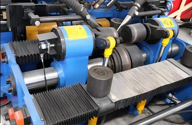 H-Beam Assembling, Welding and Straightening Integral Machine show H-Beam Assembling, Welding and Straightening Integral Machine show
