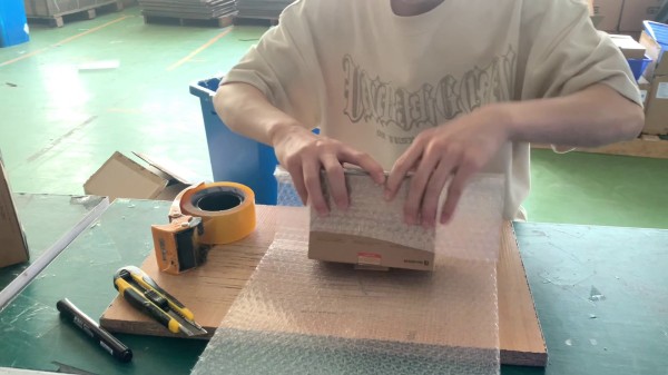 国际幼包贴标
