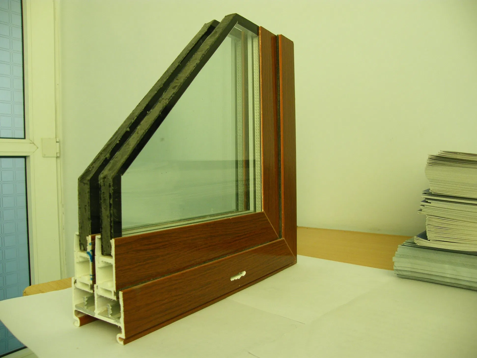 Best Window Frame Material: PU FRP vs Aluminum