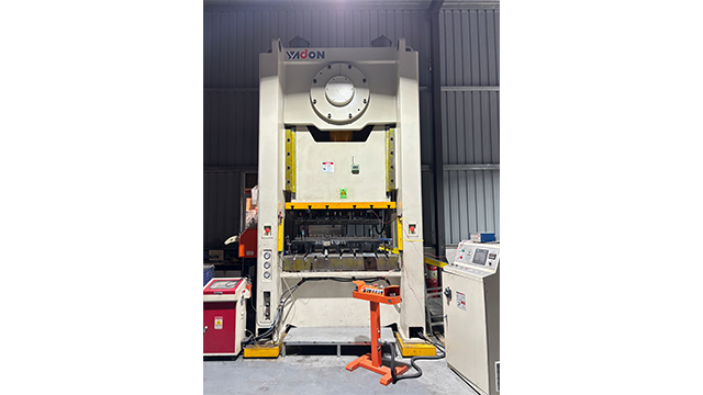 上海汽車配件五金沖壓哪家便宜 東莞市龍億盛橡塑五金供應(yīng)