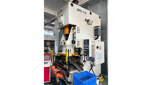 四川工業(yè)設(shè)備五金沖壓定制 東莞市龍億盛橡塑五金供應(yīng);