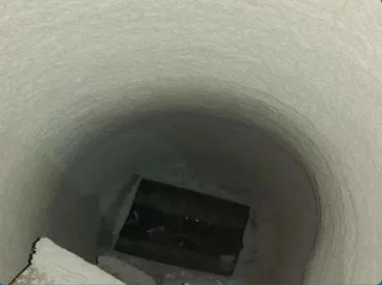 Structural spraying method for inspection wells (square ducts and large pipelines)