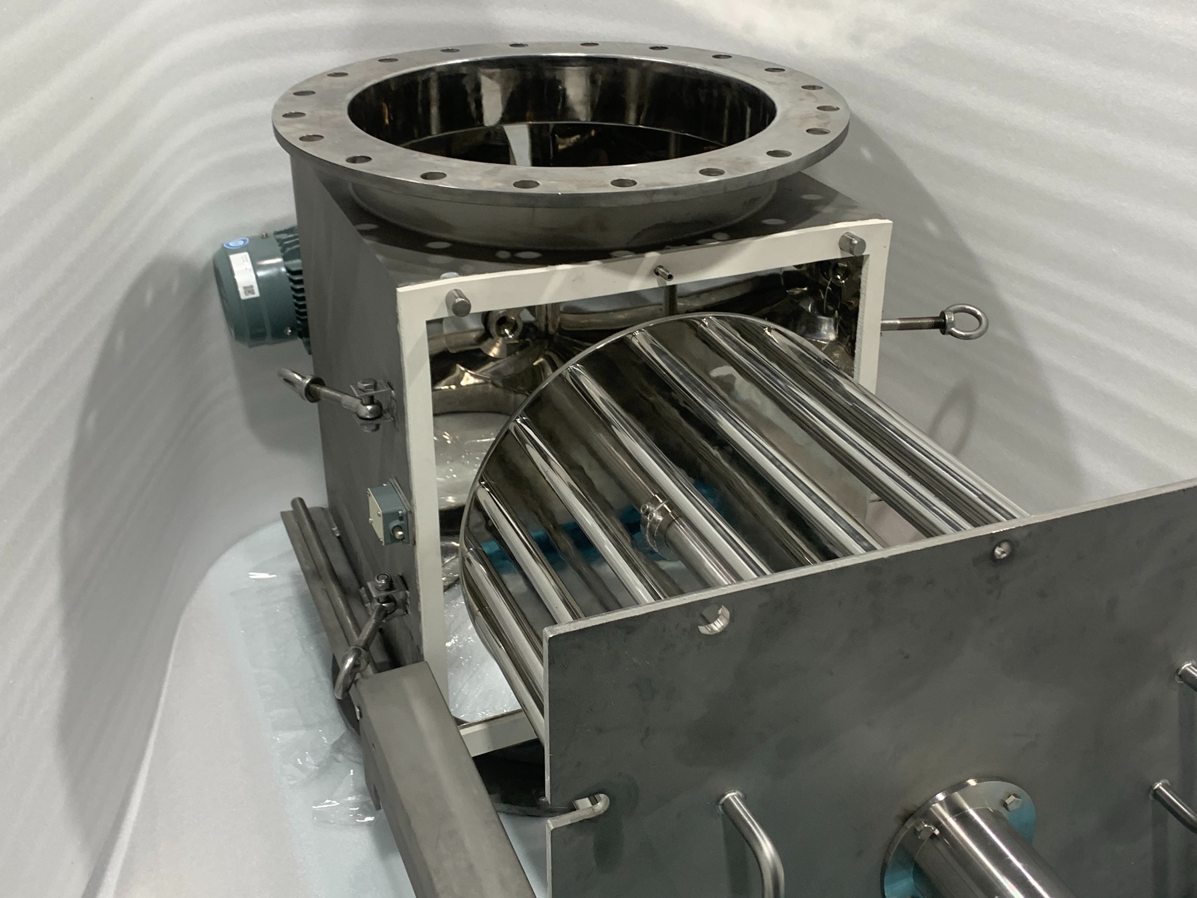 一周暴漲 9.16%！稀土價(jià)格瘋漲背后：永磁行業(yè)正經(jīng)歷 “冰火兩重天”