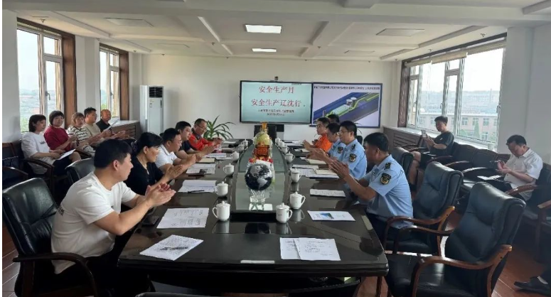 区市场监督管理局在我公司召开特种设备安全工作现场会
