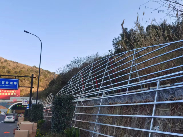 上海厚層基材生態(tài)邊坡綠化多少錢一平方,生態(tài)邊坡綠化