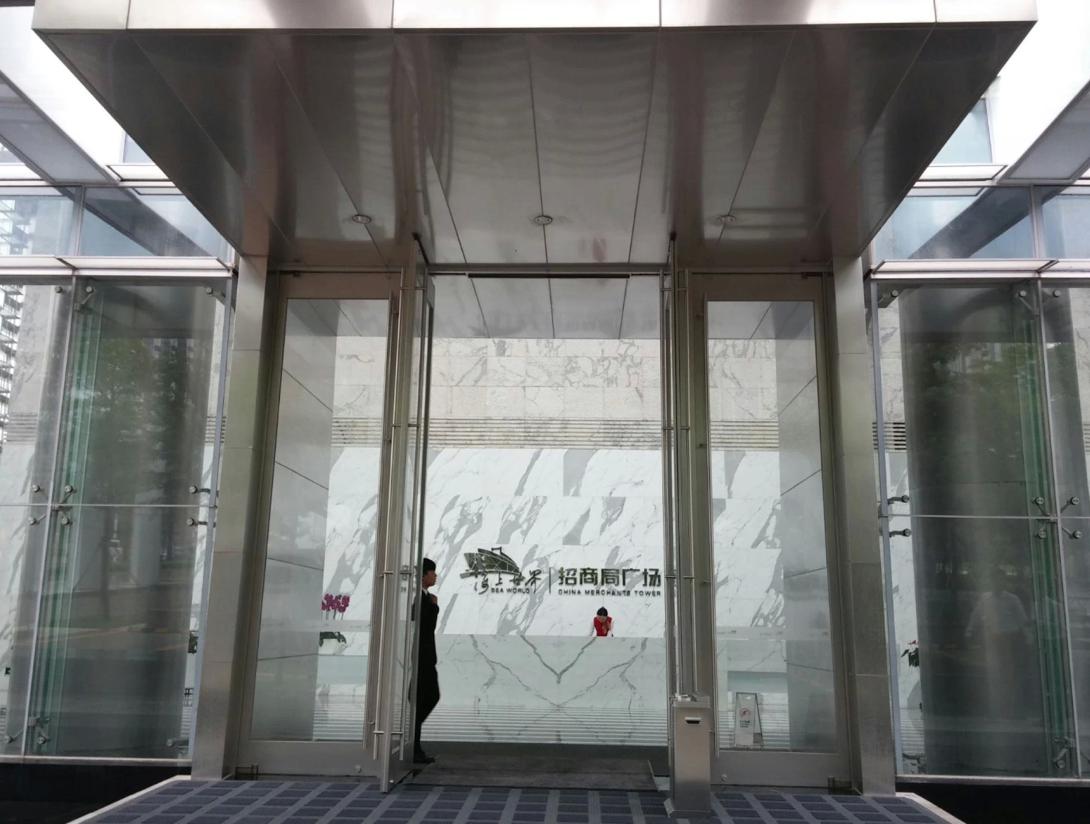 平衡门厂家如何解决高风压难题：物理平衡原理重塑建筑通行体验