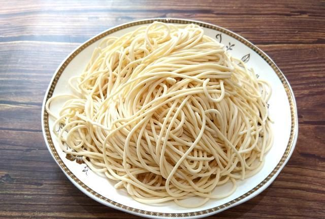 生湿面品质升级方案：佳世海TG酶技术如何解决筋道难题