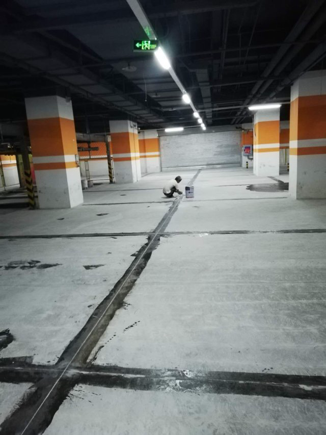 百年成諾地坪漆生產(chǎn)廠家，水性地坪漆