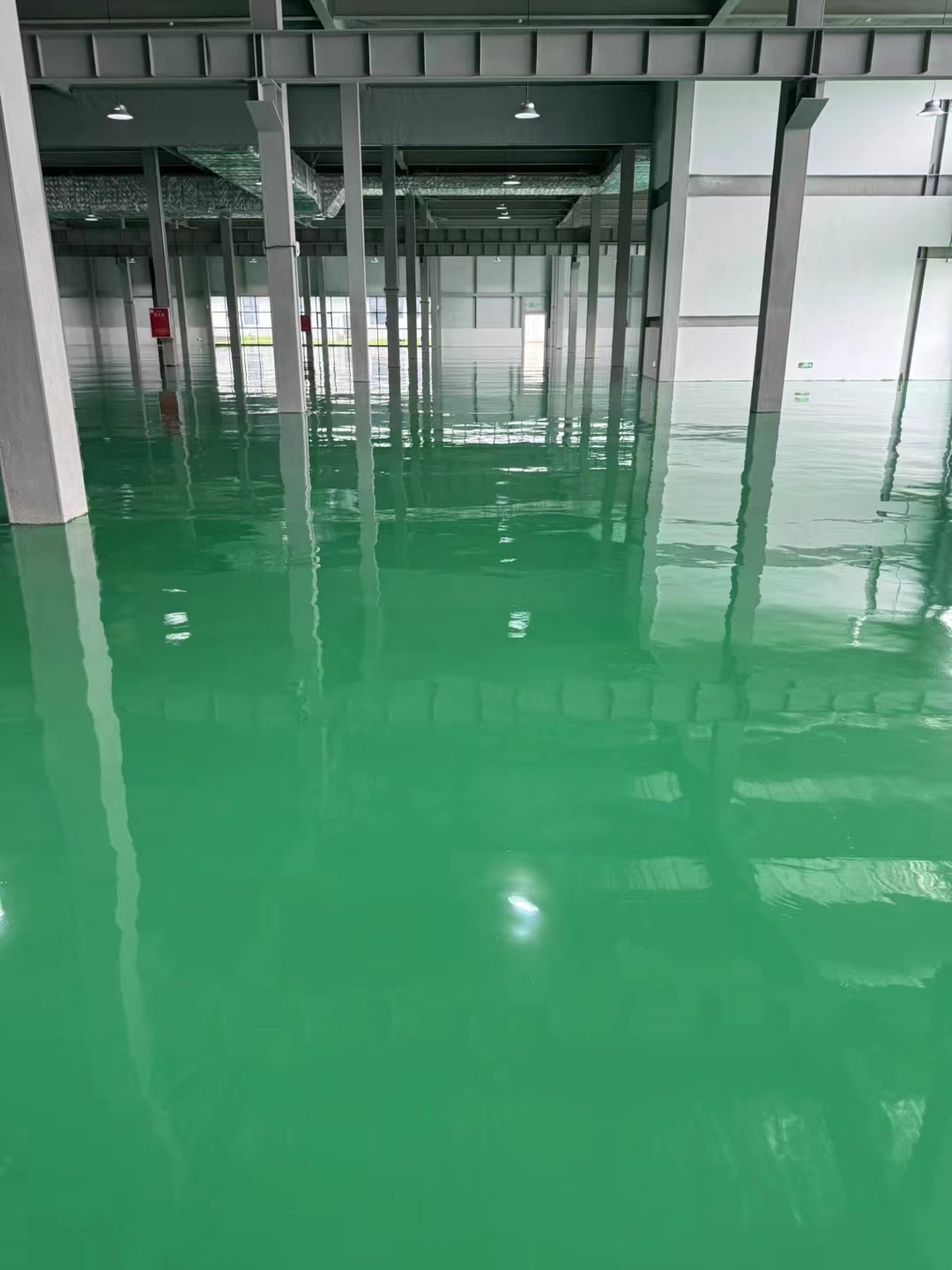 百年成諾地坪漆生產廠家，水性環(huán)氧地坪漆